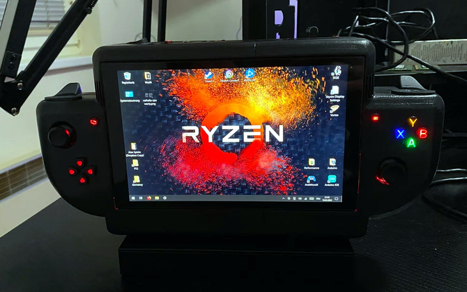 RyzenDeck - samodzielnie stworzony handheld do gier, który posiada procesor AMD Ryzen 5 5600G i 32 GB RAM DDR4 [1]