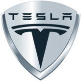 Tesla wraz z aktualizacją wyłączy w swoich samochodach możliwość grania w czasie jazdy. Gamingowe sesje tylko na parkingu
