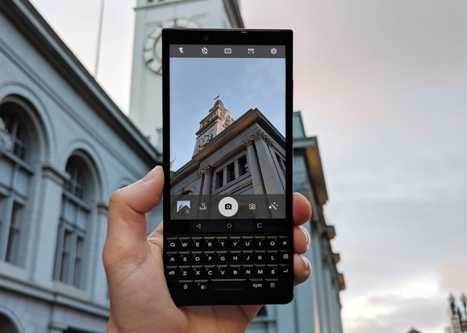 BlackBerry jeszcze w tym roku wróci na rynek ze smartfonem wyposażonym w 5G i fizyczną klawiaturę qwerty [2]
