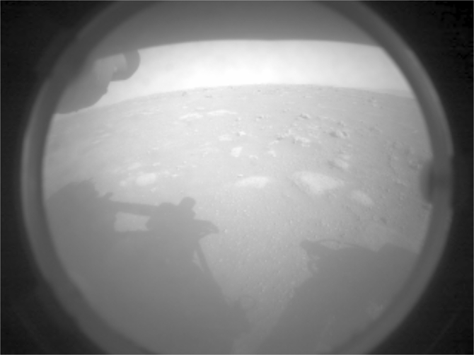 Mars 2020: Łazik NASA Perseverance w pełni bezpiecznie wylądował na powierzchni Czerwonej Planety [3]