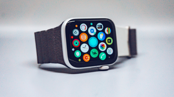 Przyszłoroczny Apple Watch z glukometrem i alkomatem. Do zegarków trafią sensory rozszerzające możliwości urządzeń [3]
