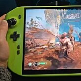 Handheld z GeForce RTX 4090 Laptop chińskiego moddera osiąga 60 FPS przy 4K w Cyberpunk 2077 i 100+ FPS w God of War