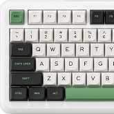 Recenzja klawiatury MCHOSE K99 - Bezprzewodowy mechanik z cichymi przełącznikami. Ciekawa jest również kolorystyka