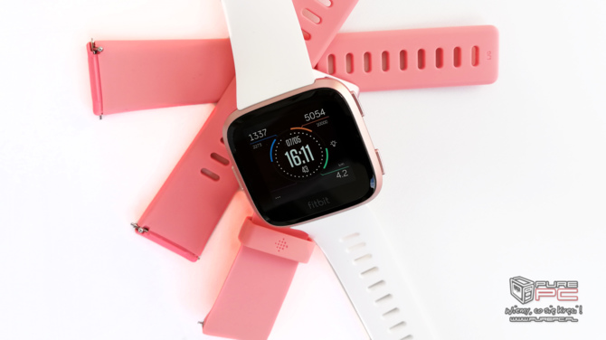 Fitbit Versa: wytrzymały smartwatch dla sportowca amatora [12]