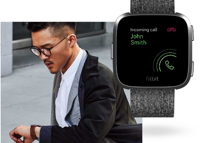 Fitbit Versa: wytrzymały smartwatch dla sportowca amatora [19]