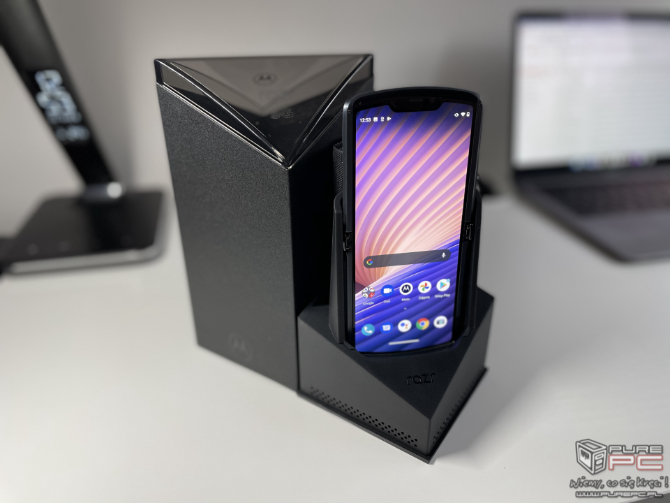 Test smartfona Motorola Razr 5G - efektowna klapka i giętki ekran [nc1]