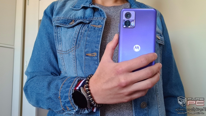 Test smartfona Motorola Edge 30 Neo - w tej cenie mniejszego nie znajdziesz. Jest też ładowanie Qi i świetne głośniki z Dolby Atmos [nc1]