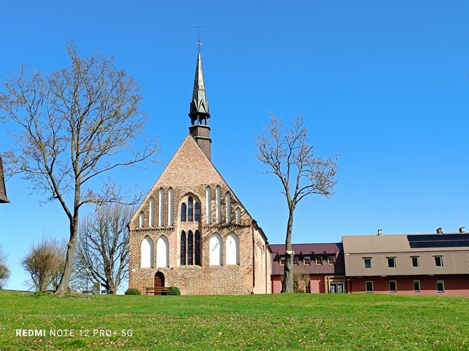 Test smartfona Redmi Note 12 Pro+ 5G – dopakowany średniak, który fotografią chce konkurować nawet z flagowcami [nc27]