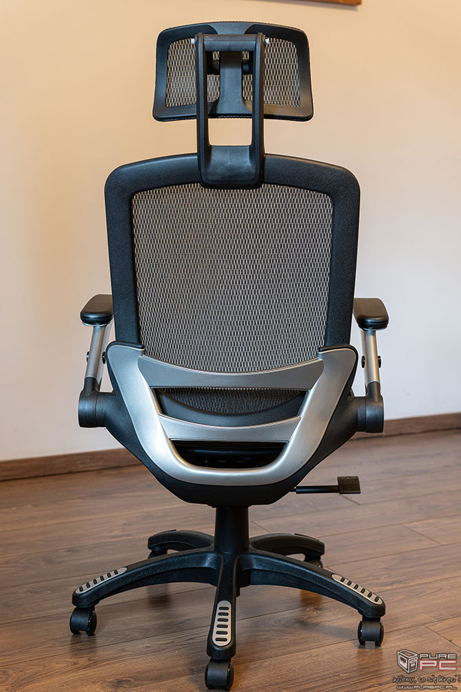Testuję fotel biurowy Mozos Ergo-C. Dobrze wykonany i ergonomiczny, ale czy wygodny i warty polecenia? Sprawdzam [nc1]