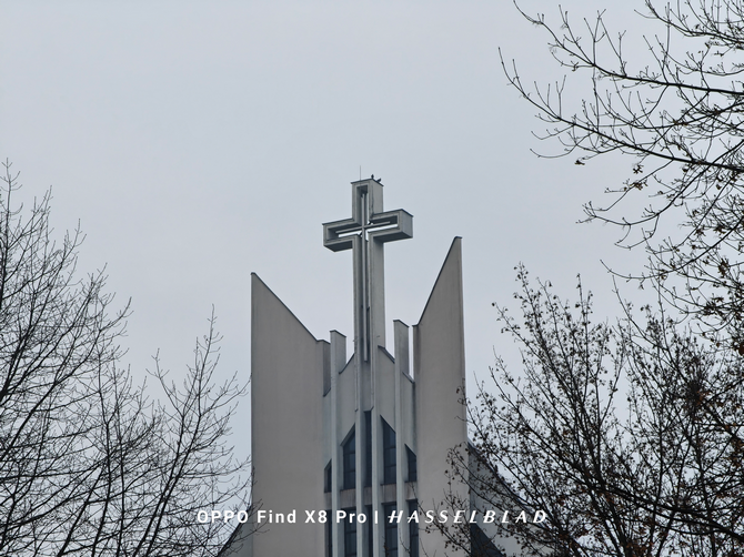 Test smartfona OPPO Find X8 Pro - flagowiec, że mucha nie siada! Doskonałe aparaty, mocna bateria i wydajny Dimensity 9400 [nc1]