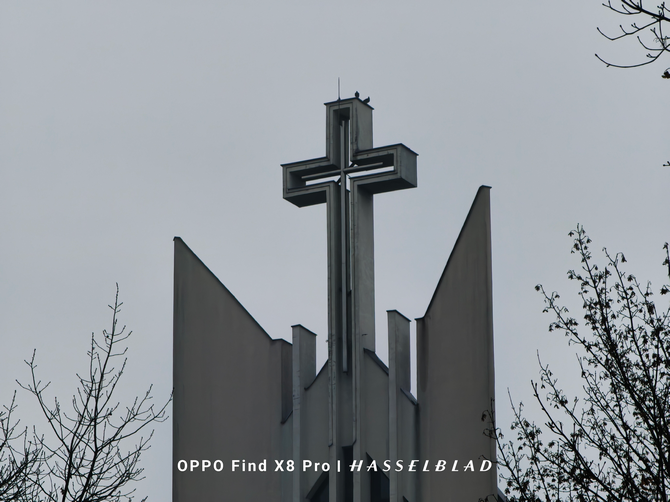 Test smartfona OPPO Find X8 Pro - flagowiec, że mucha nie siada! Doskonałe aparaty, mocna bateria i wydajny Dimensity 9400 [nc1]