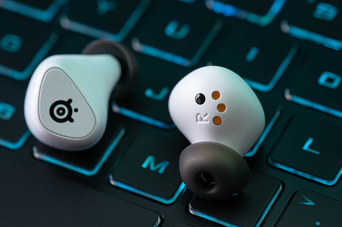 Recenzja SteelSeries Arctis GameBuds. Dokanałowe słuchawki gamingowe do PC, PlayStation, smartfona i konsol przenośnych [nc1]