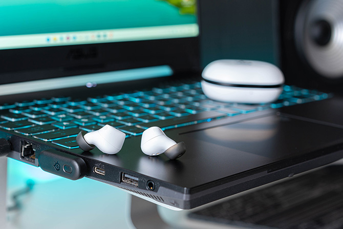 Recenzja SteelSeries Arctis GameBuds. Dokanałowe słuchawki gamingowe do PC, PlayStation, smartfona i konsol przenośnych [nc1]