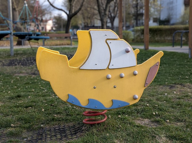 Test smartfona Google Pixel 9a - dobre aparaty, mocna bateria i... kontrowersyjny design. Takiego Pixela jeszcze nie było [nc1]