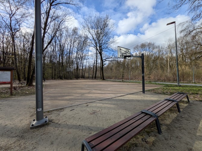 Test smartfona Google Pixel 9a - dobre aparaty, mocna bateria i... kontrowersyjny design. Takiego Pixela jeszcze nie było [nc1]