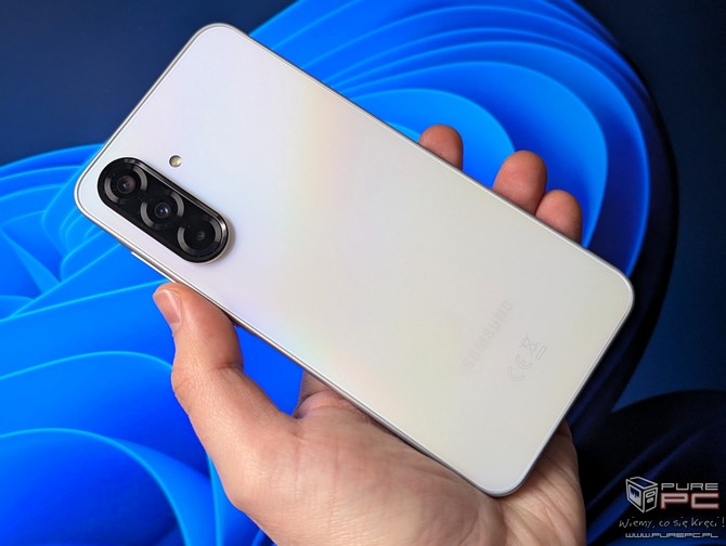 Test smartfona Samsung Galaxy A36 5G - to miał być kompletny model dla Kowalskiego, jednak sprzeczności tu nie brakuje... [nc1]