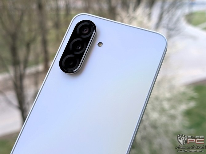Test smartfona Samsung Galaxy A36 5G - to miał być kompletny model dla Kowalskiego, jednak sprzeczności tu nie brakuje... [nc1]