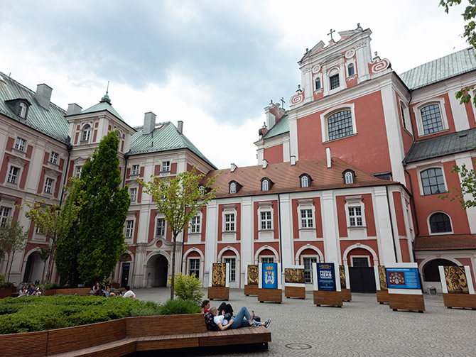 Porównanie jakości aparatów w smartfonach Samsung Galaxy S25 Ultra i Xiaomi 15 Ultra. Sprawdź, który robi lepsze zdjęcia i filmy [nc1]