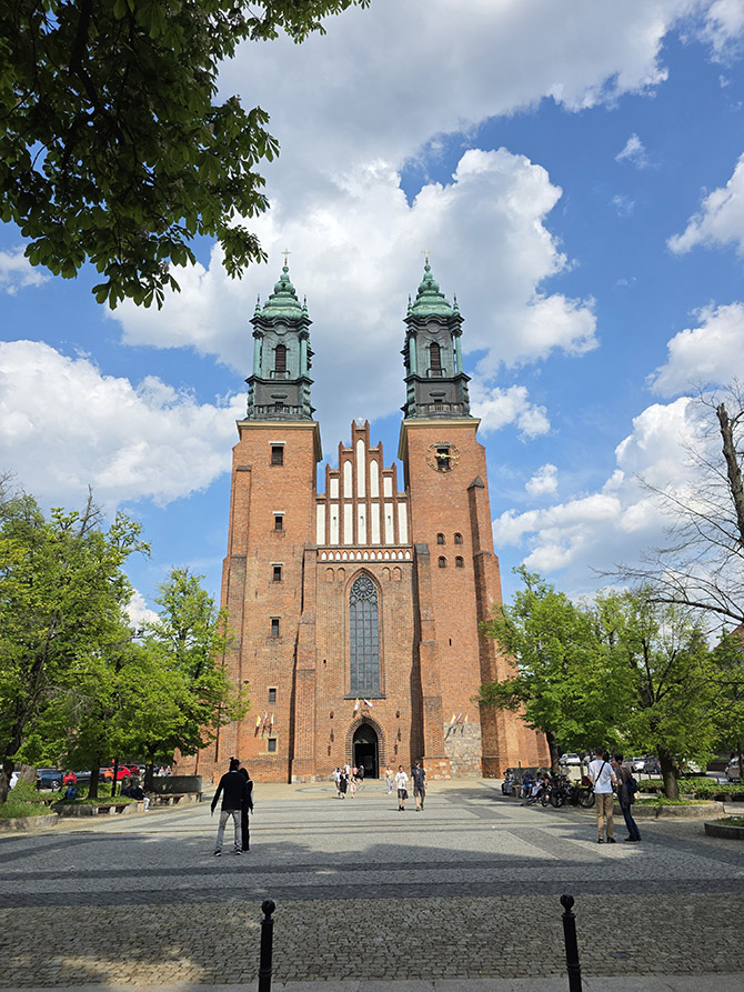 Porównanie jakości aparatów w smartfonach Samsung Galaxy S25 Ultra i Xiaomi 15 Ultra. Sprawdź, który robi lepsze zdjęcia i filmy [nc1]