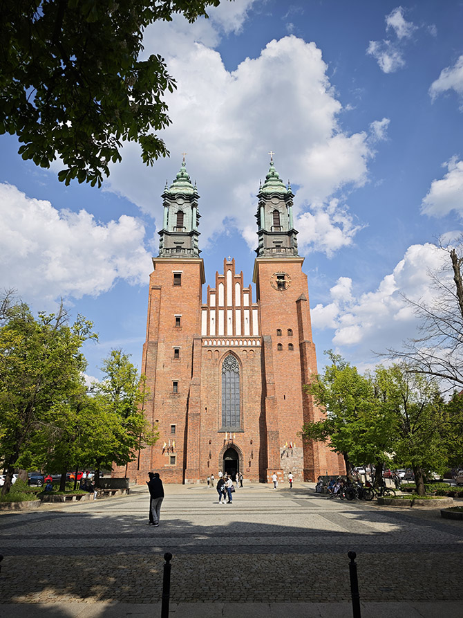 Porównanie jakości aparatów w smartfonach Samsung Galaxy S25 Ultra i Xiaomi 15 Ultra. Sprawdź, który robi lepsze zdjęcia i filmy [nc1]