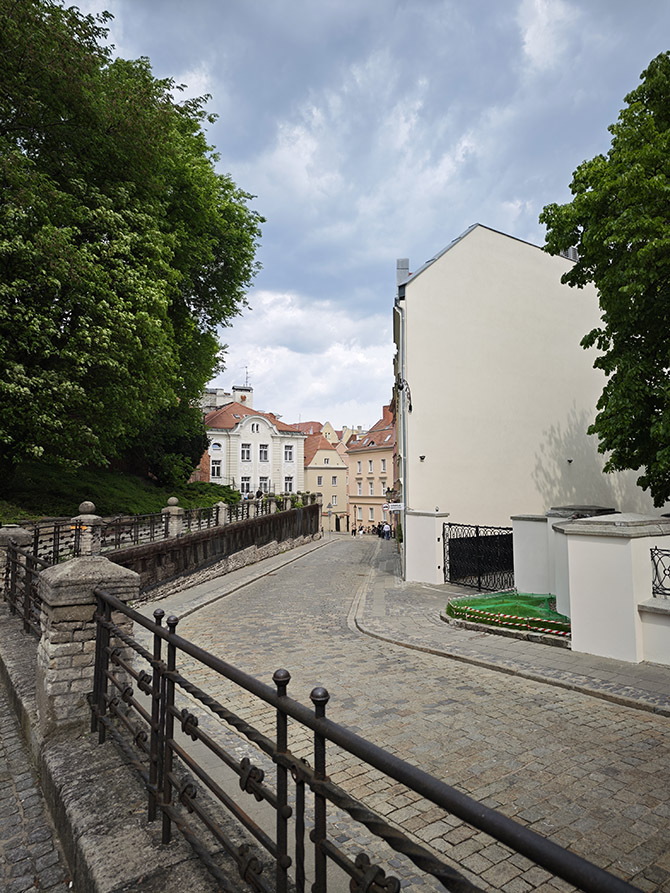 Porównanie jakości aparatów w smartfonach Samsung Galaxy S25 Ultra i Xiaomi 15 Ultra. Sprawdź, który robi lepsze zdjęcia i filmy [nc1]