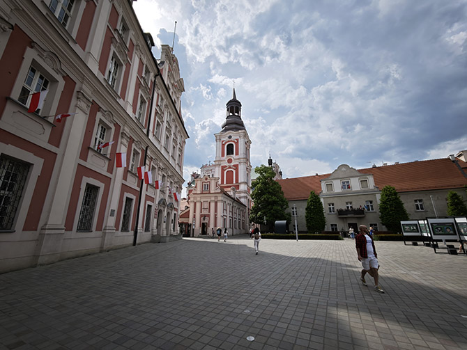 Porównanie jakości aparatów w smartfonach Samsung Galaxy S25 Ultra i Xiaomi 15 Ultra. Sprawdź, który robi lepsze zdjęcia i filmy [nc1]