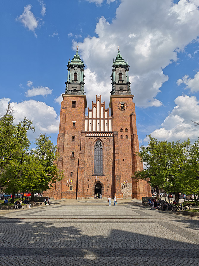 Porównanie jakości aparatów w smartfonach Samsung Galaxy S25 Ultra i Xiaomi 15 Ultra. Sprawdź, który robi lepsze zdjęcia i filmy [nc1]