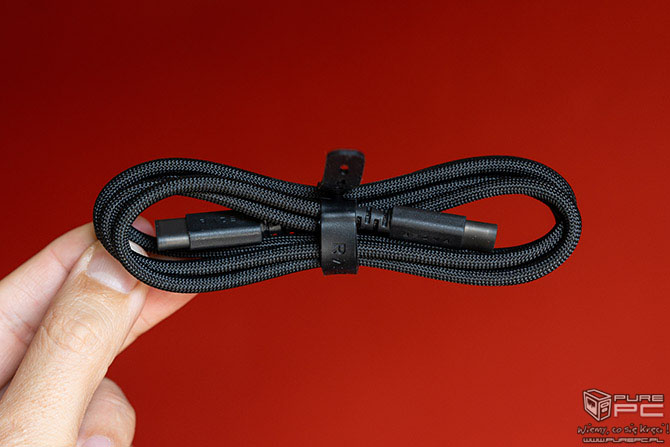 Recenzja Razer Kraken V4 Pro. Trzy rodzaje łączności, stacja z wyświetlaczem OLED, haptyka i mnóstwo innych funkcji [nc1]