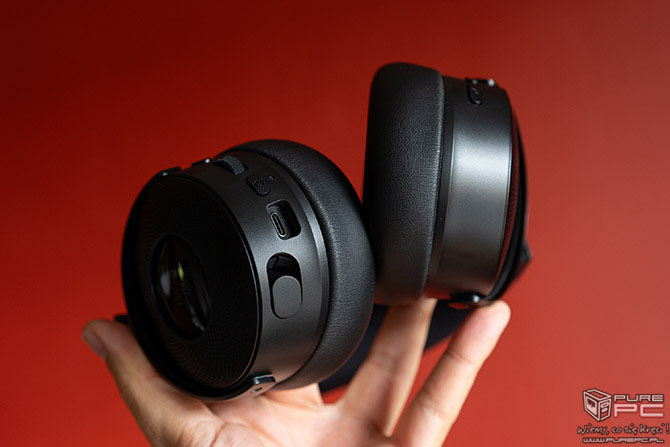 Recenzja Razer Kraken V4 Pro. Trzy rodzaje łączności, stacja z wyświetlaczem OLED, haptyka i mnóstwo innych funkcji [nc1]