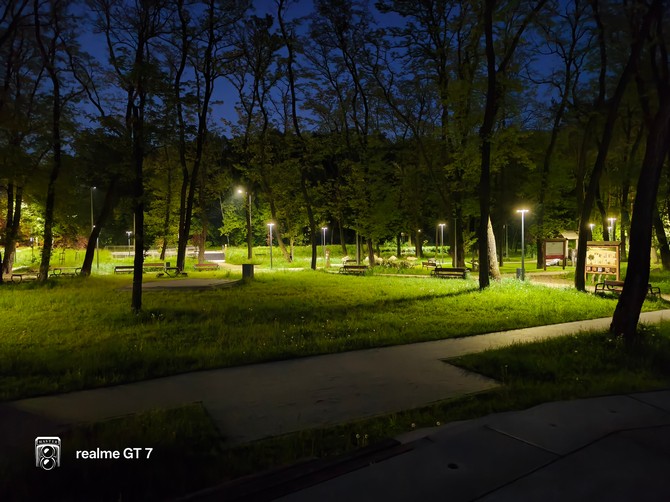 Test smartfona realme GT 7 - układ Dimensity 9400e, bateria 7000 mAh i aparat Sony IMX906. Oto nowy zabójca flagowców! [nc18]