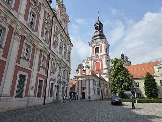 Porównanie aparatów Samsung Galaxy S25 Edge vs Galaxy S25 Ultra. Podobna jakość zdjęć i filmów, czy jednak niespodzianka? [nc1]