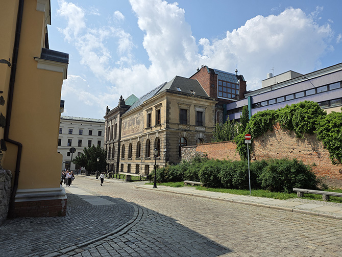 Porównanie aparatów Samsung Galaxy S25 Edge vs Galaxy S25 Ultra. Podobna jakość zdjęć i filmów, czy jednak niespodzianka? [nc1]