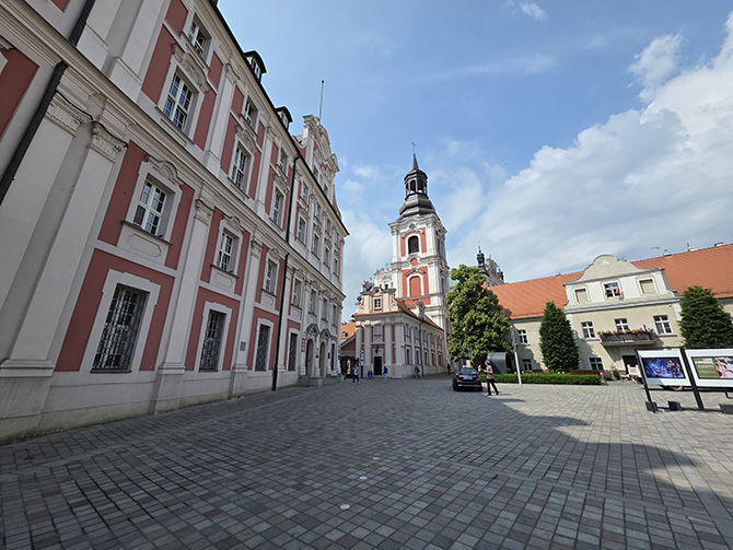 Porównanie aparatów Samsung Galaxy S25 Edge vs Galaxy S25 Ultra. Podobna jakość zdjęć i filmów, czy jednak niespodzianka? [nc1]
