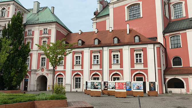 OPPO Find X8 Pro vs Vivo X200 Pro, porównanie aparatów. Zobacz, który smartfon robi lepsze zdjęcia i filmy [nc1]