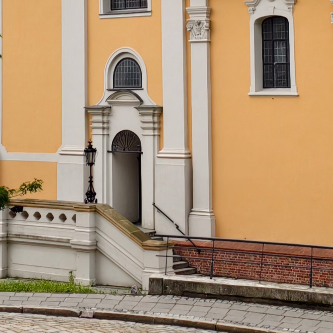 OPPO Find X8 Pro vs Vivo X200 Pro, porównanie aparatów. Zobacz, który smartfon robi lepsze zdjęcia i filmy [nc147]