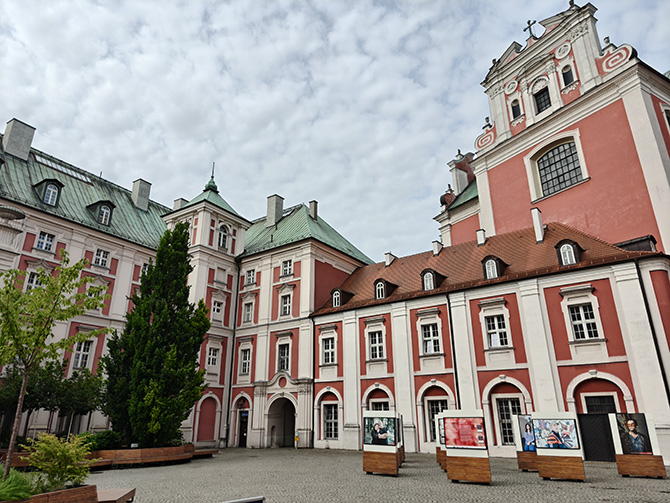 OPPO Find X8 Pro vs Vivo X200 Pro, porównanie aparatów. Zobacz, który smartfon robi lepsze zdjęcia i filmy [nc1]