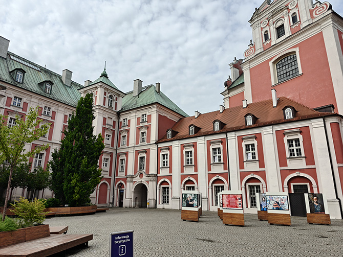 OPPO Find X8 Pro vs Vivo X200 Pro, porównanie aparatów. Zobacz, który smartfon robi lepsze zdjęcia i filmy [nc1]