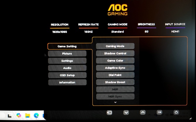 Test AOC 24G4XE - Hitowy monitor dla mniej wymagających graczy. Ekran IPS, 180 Hz i ponad 90% DCI-P3 za mniej niż 500 złotych [nc1]