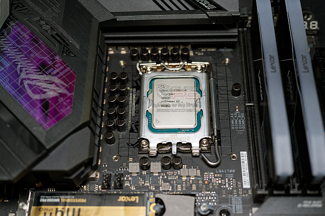 Test chłodzenia AiO MSI MAG CoreLiquid A13 360 - Niedrogi zestaw o dobrej wydajności z efektownym podświetleniem ARGB [nc1]