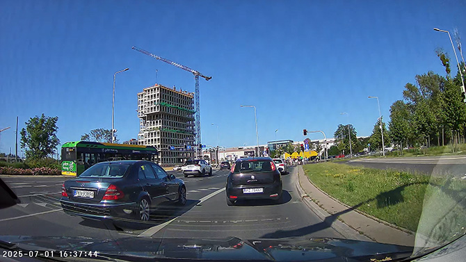 Recenzja 70mai M310. Czy tani wideorejestrator za 199 zł może być dobry? Zobacz przykładowe filmy w dzień i w nocy [nc1]