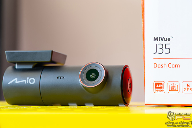 Recenzja Mio MiVue J35. Dyskretny wideorejestrator z GPS i ostrzeganiem o fotoradarach za około 300 zł. Wady też są [nc1]