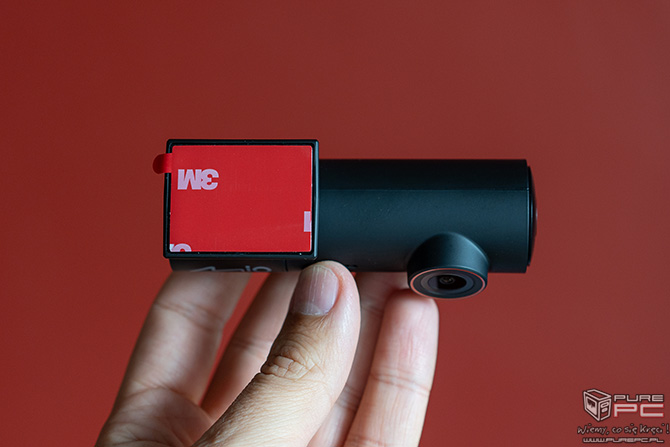 Recenzja Mio MiVue J35. Dyskretny wideorejestrator z GPS i ostrzeganiem o fotoradarach za około 300 zł. Wady też są [nc1]