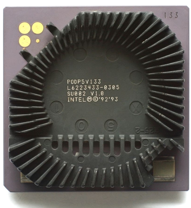 25 lat z Intel Pentium - pierwszym superskalarnym CISC-iem [3]