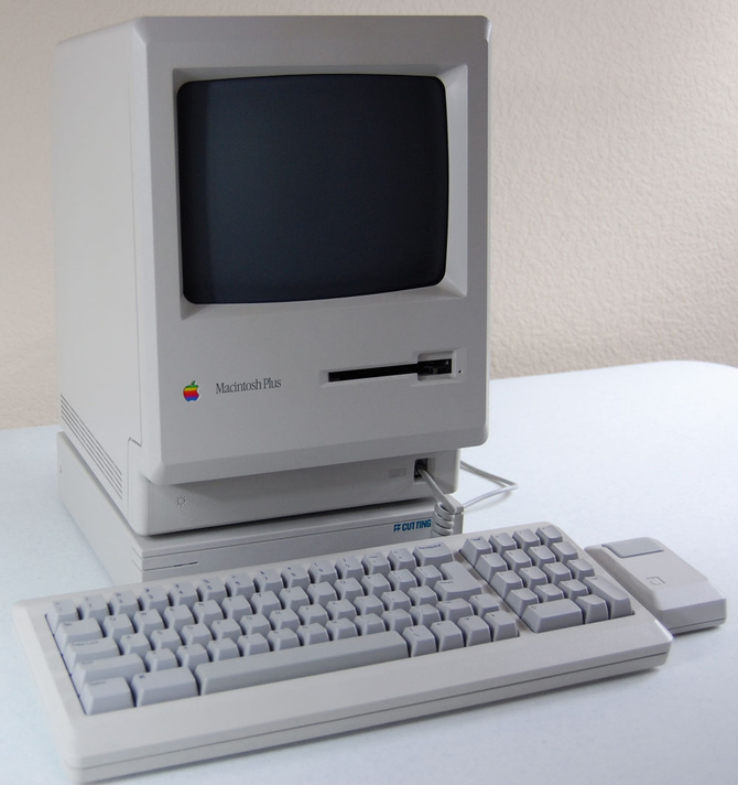 Apple Macintosh powstał 35 lat temu. To była ważna premiera [16]