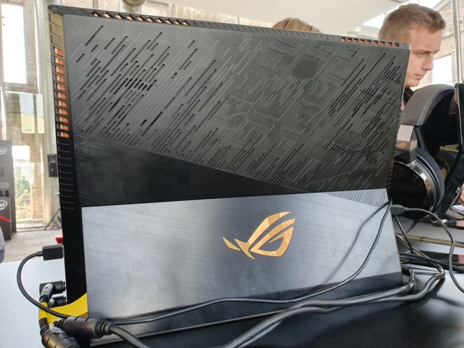 Notebook ASUS ROG Mothership GZ700GX z i9-9980HK i RTX 2080  [6]