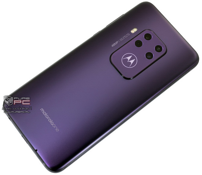 Test Motorola One Zoom: 4 dni na baterii i 4 sensowne aparaty [nc3]