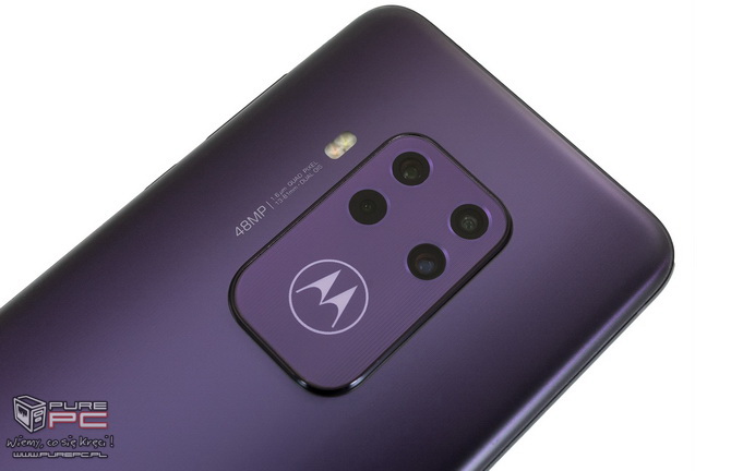 Test Motorola One Zoom: 4 dni na baterii i 4 sensowne aparaty [nc4]