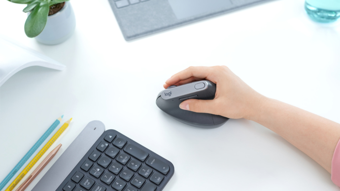 Test ergonomicznej myszy Logitech MX Vertical: żałuję, że cię znałam [4]