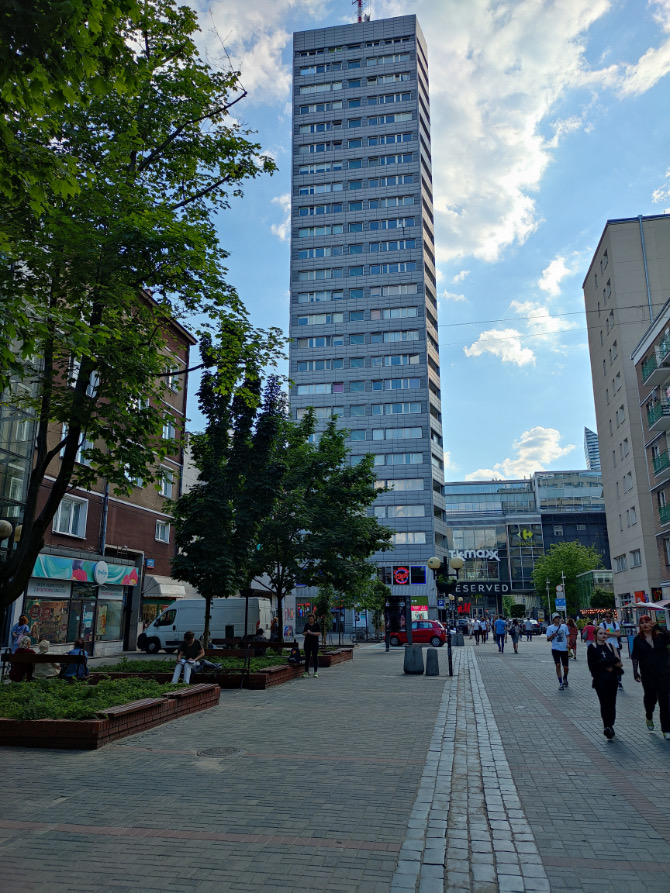 Test realme GT 5G - Flagowy smartfon z układem Snapdragon 888 i pamięcią UFS 3.1 zaskakuje wydajnością [nc1]
