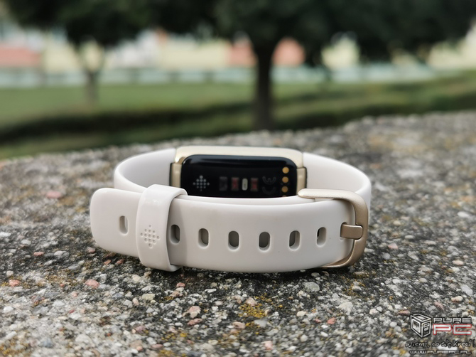 Fitbit Luxe – recenzja stylowego trackera fitness & wellness. Niewielki smartband o sporych możliwościach [nc1]